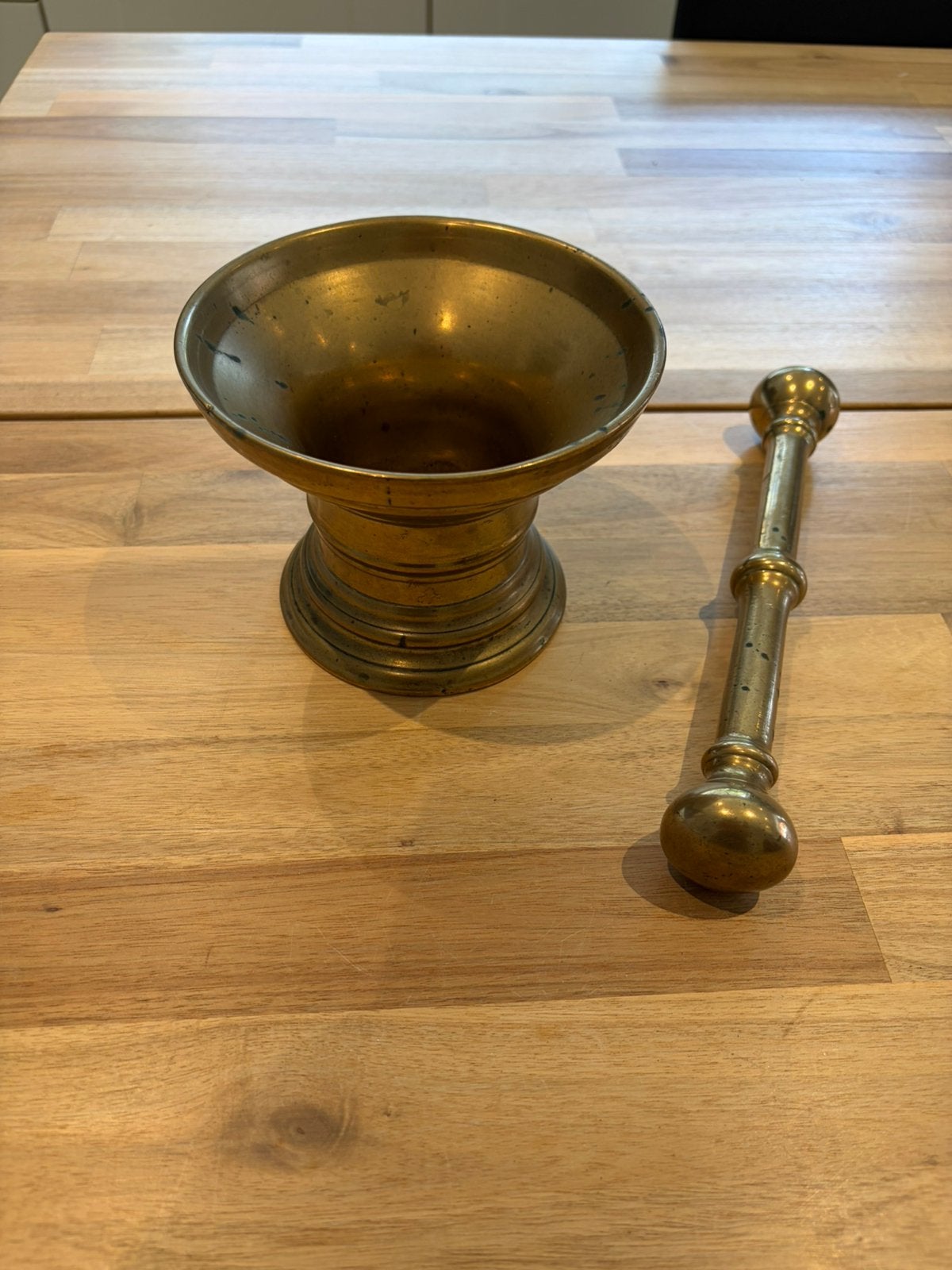 Oude zware bronzen/messing vijzel met stamper 3,5 kg, Ophalen, Brons