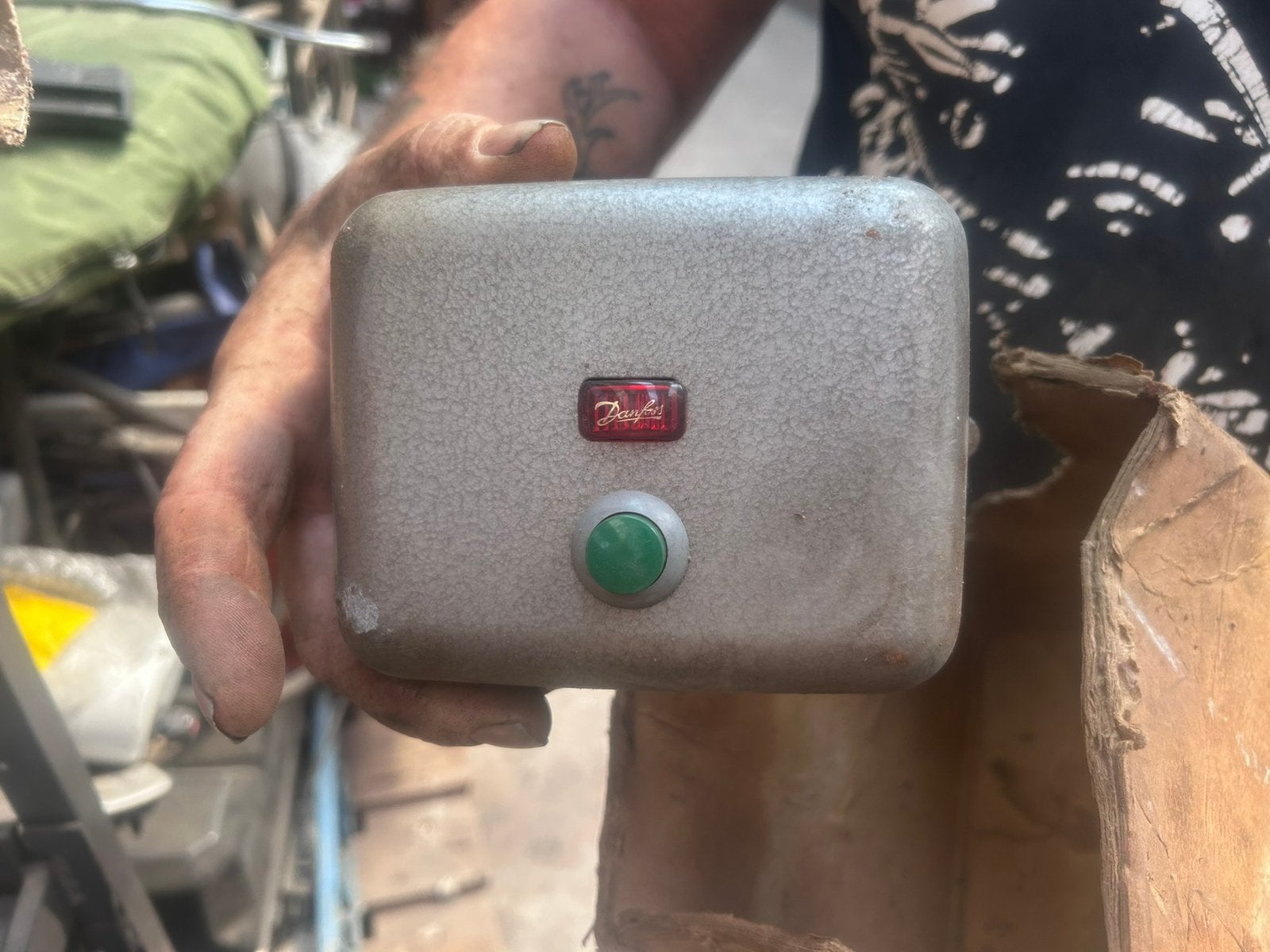 Relais de commande d'allumage Danfoss 57F1 (057F0066), Bricolage & Construction, Enlèvement, Utilisé, Autres types