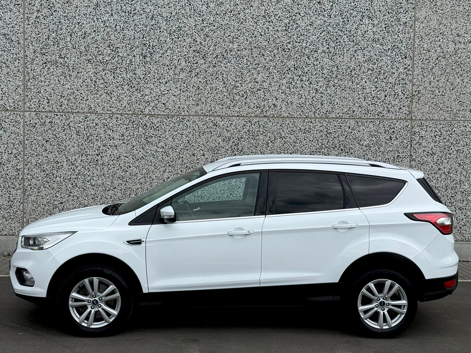 Ford Kuga 2.0 TDCi 04/2018 149997Km Euro6b FaceLift Carnet !, Auto's, Voorwielaandrijving, Stof, Wit, Bedrijf