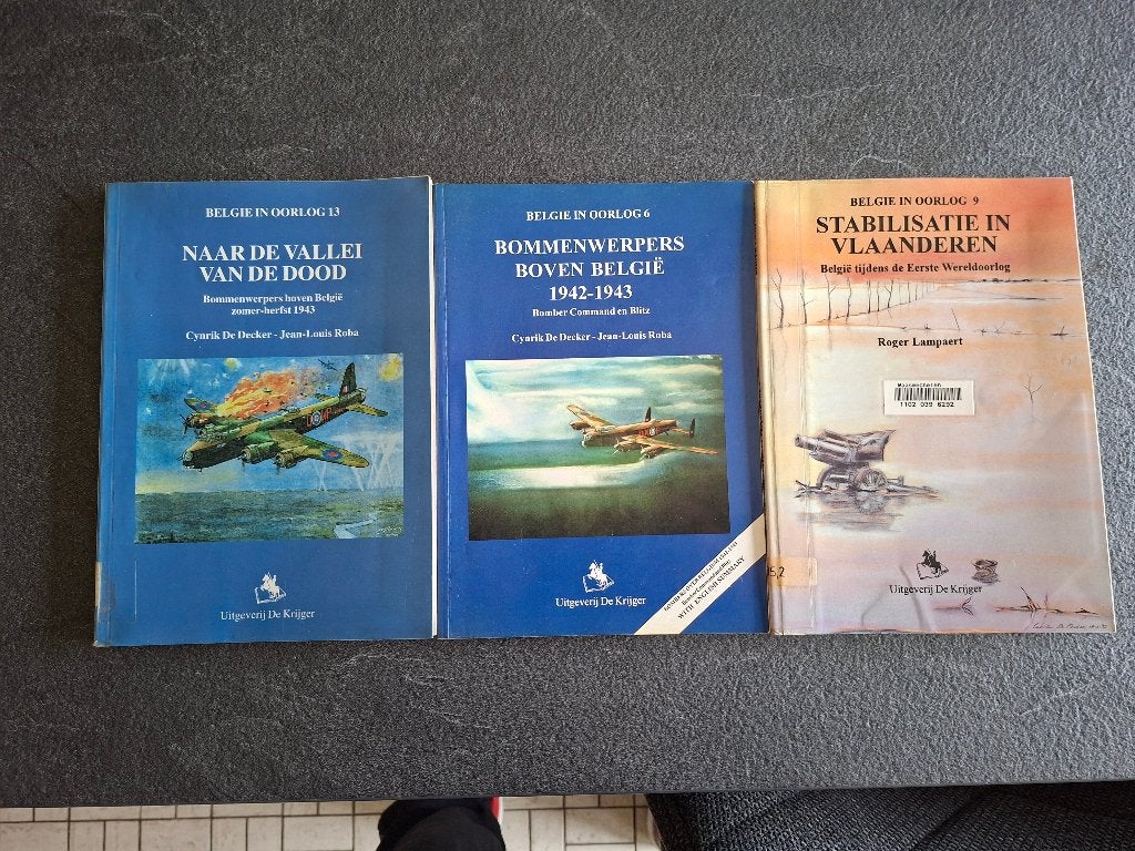 Militaria, Enlèvement ou Envoi, Armée de terre, Livre ou Revue