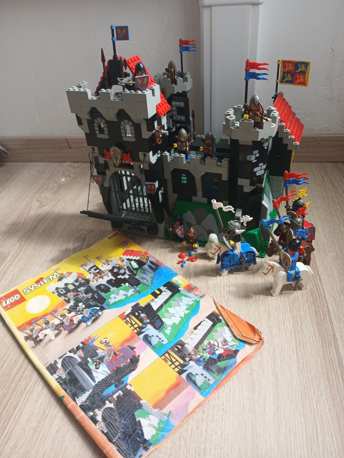 Lego 6086, Enlèvement