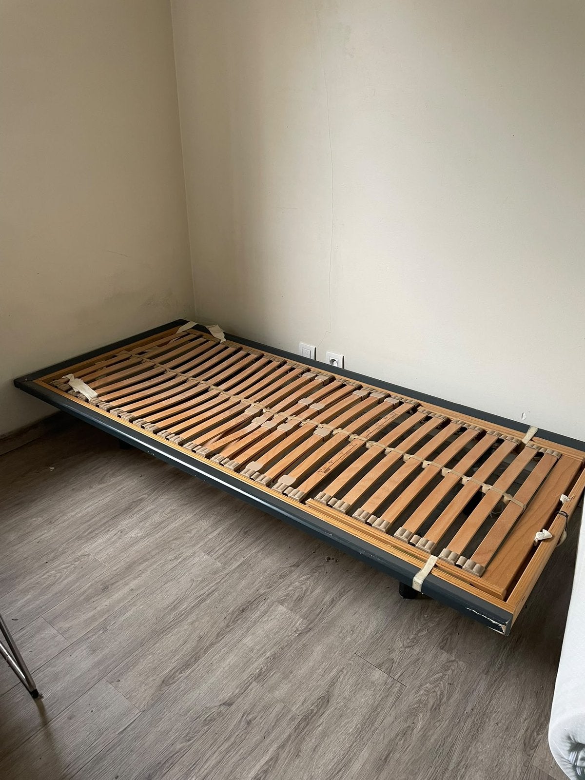 Bed met lattenbodem - gratis af te halen, Huis en Inrichting, Ophalen, Eenpersoons, 200 cm, Metaal