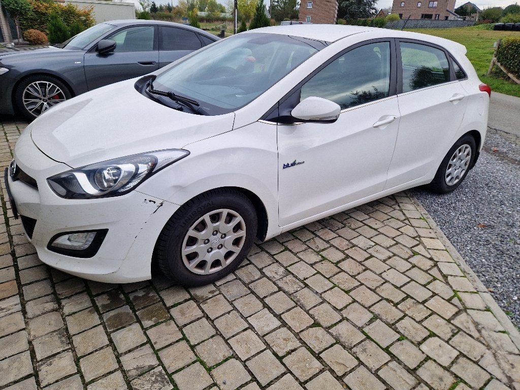 Hyundai i30, Auto's, Voorwielaandrijving, Stof, Zwart, Wit