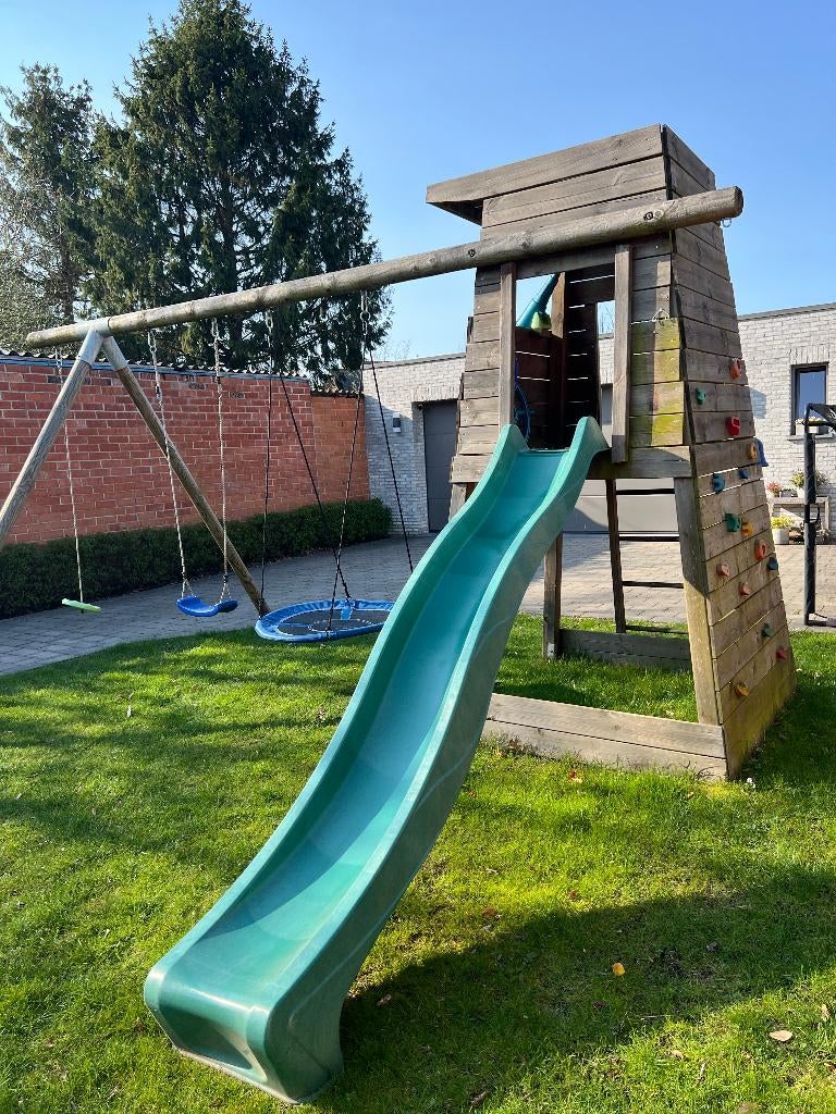 Speeltoestel met toren, klimmuur, glijbaan en schommels, Enfants & Bébés, Jouets | Extérieur | Aires de jeux, Utilisé, Toboggan
