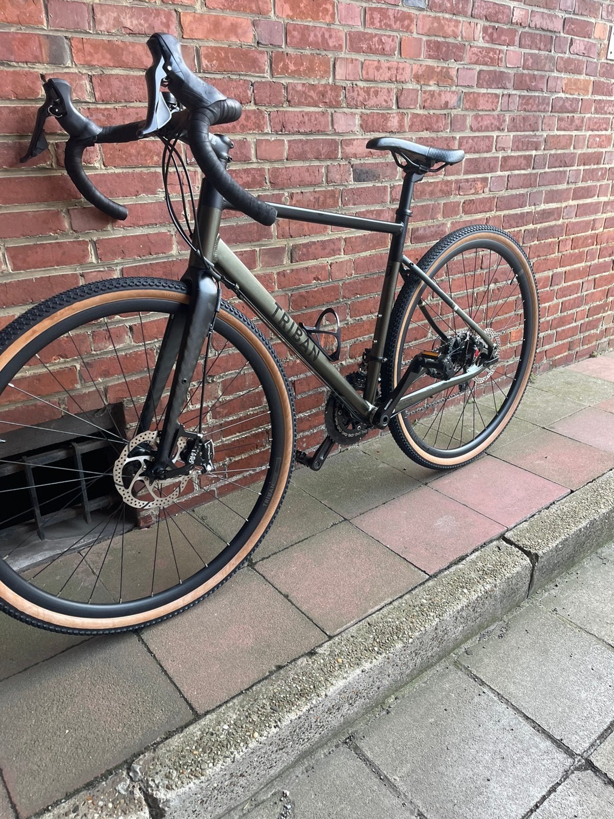 Triban Gravel 520 – Très bon état, Vélos & Vélomoteurs, Enlèvement, Comme neuf
