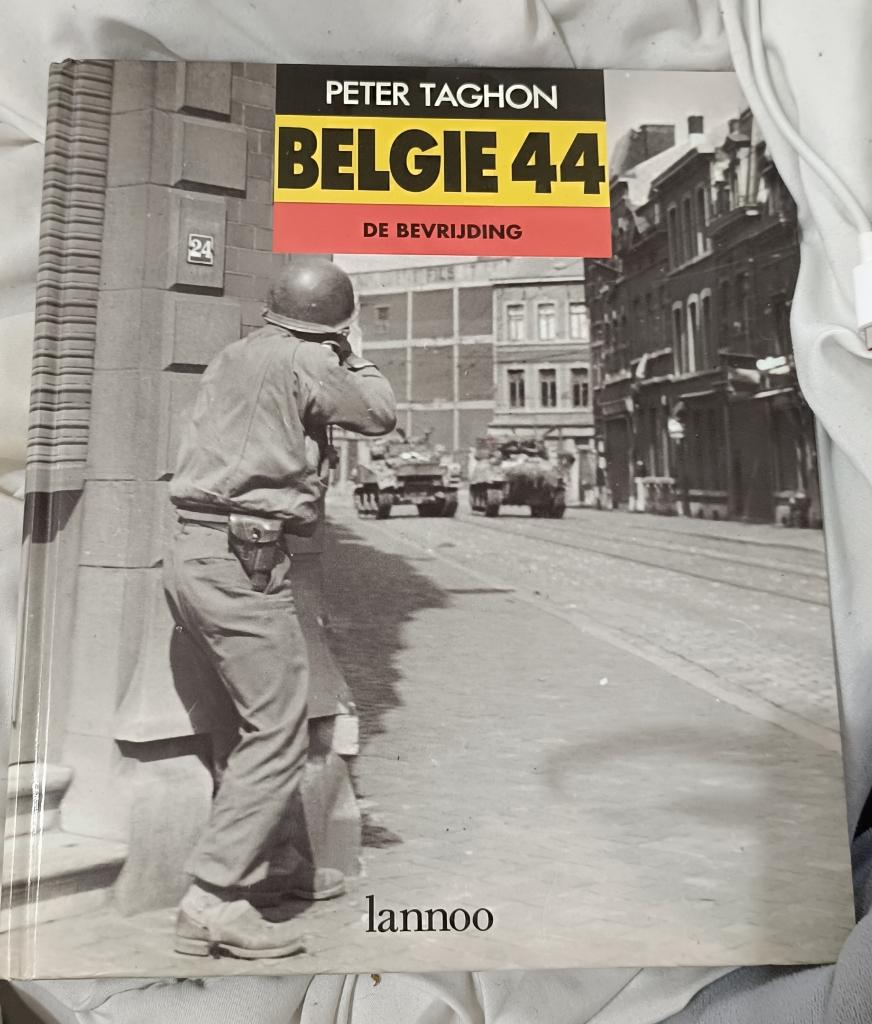 België 44 – De Bevrijding – Peter Taghon – Hardcover, Boeken, Ophalen of Verzenden, Zo goed als nieuw, Algemeen