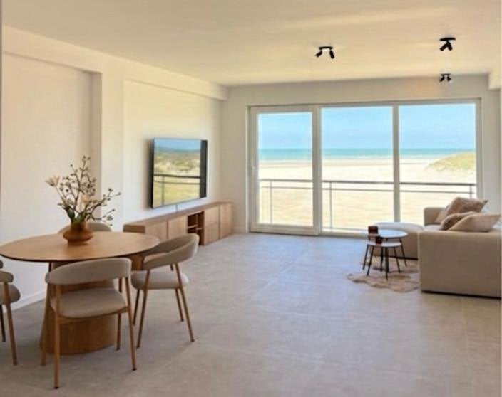 Gerenoveerd appartement in de strandwijk, frontaal zeezicht., Immo, 50 m² of meer, Brugge