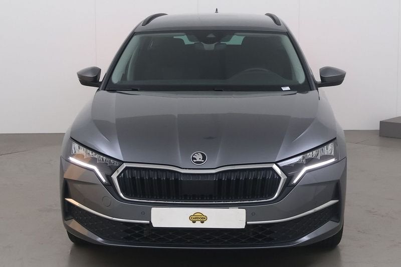 Skoda Octavia Sw 1.5 tsi etec selection 150 AT, Auto's, Skoda, Automaat, Parkeersensor, 4 cilinders, Overige bekleding