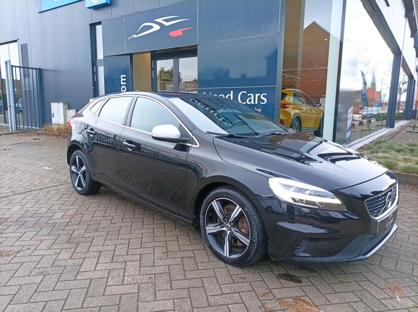 Volvo V40 V40 2.0 D3 R design Automaat (automatique), Autos, Volvo, Achat, 110 kW, Entreprise, Noir