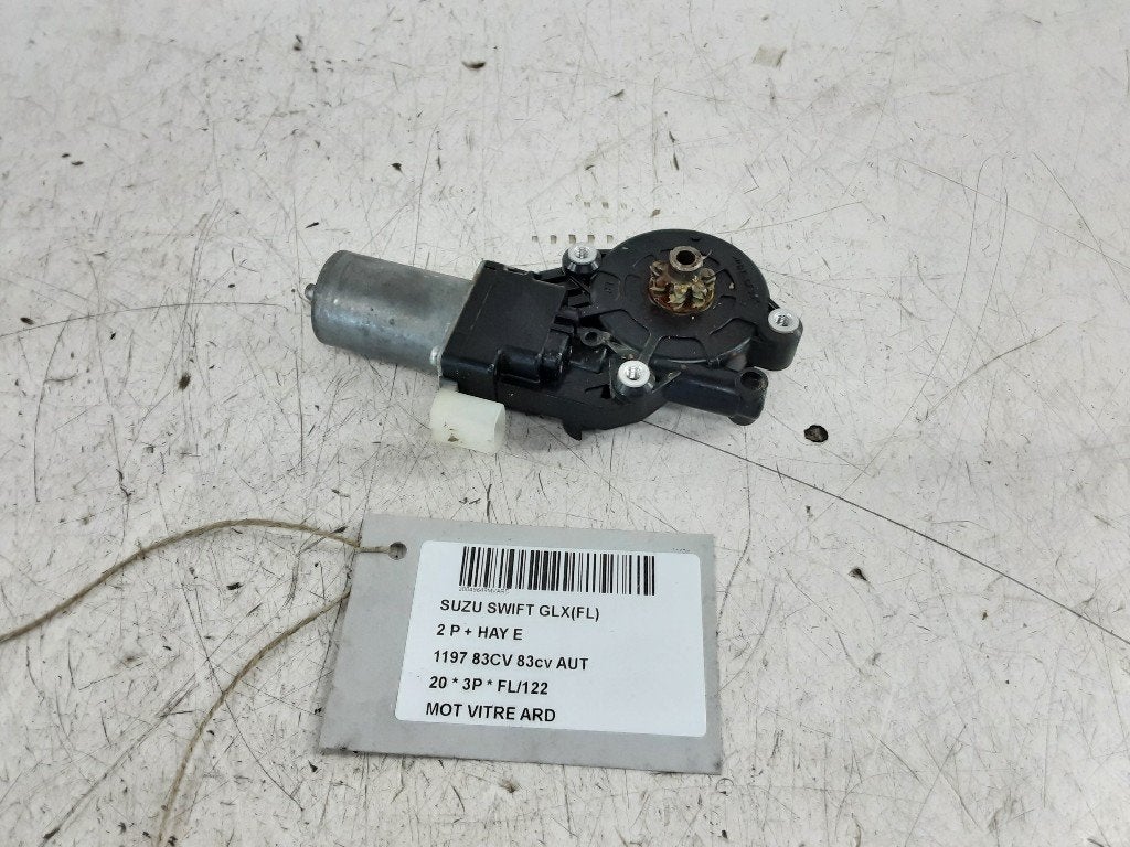 MOTEUR LEVE VITRE ELECTRIQUE ARRIÈRE DROIT Swift (ZC / ZD), Mevr. I. Hauben, Utilisé, Arrière, Rue de l'Espoir 34 34
4030  GRIVEGNÉE, BE