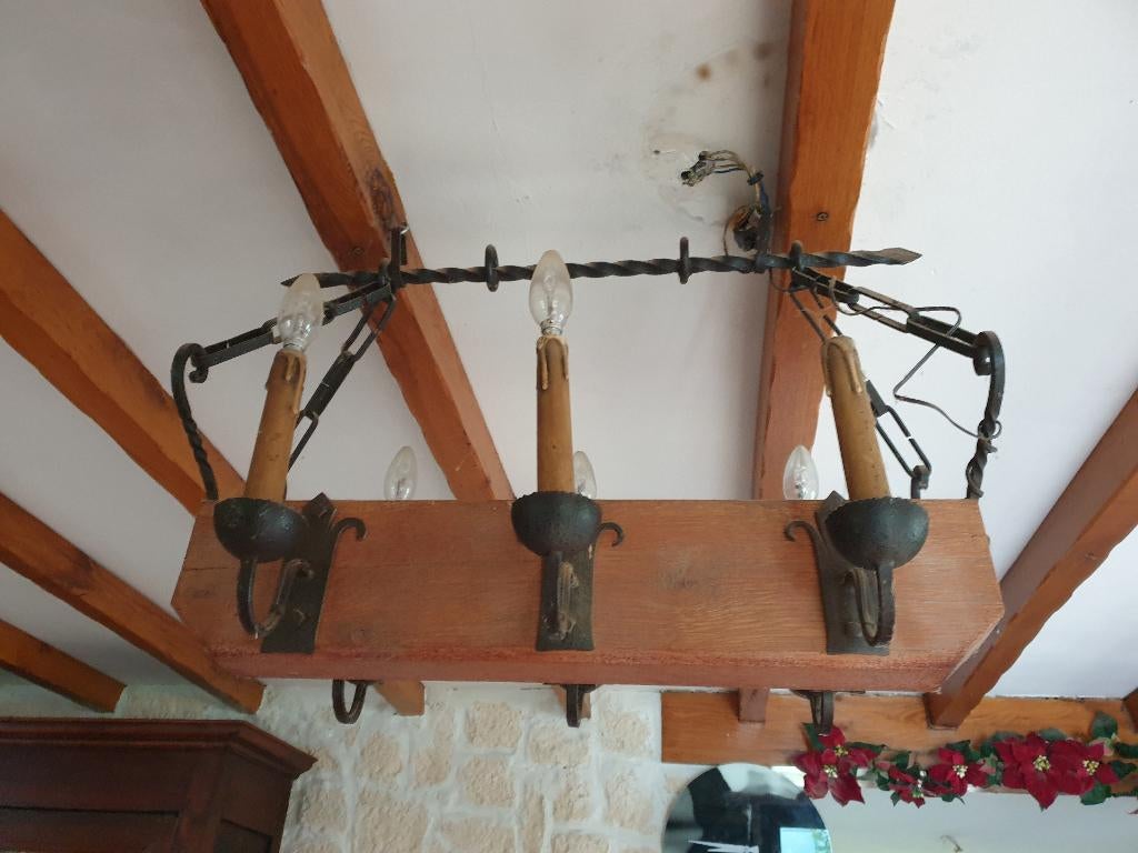 lustre avec poutre en chêne et fer forgé, Ophalen