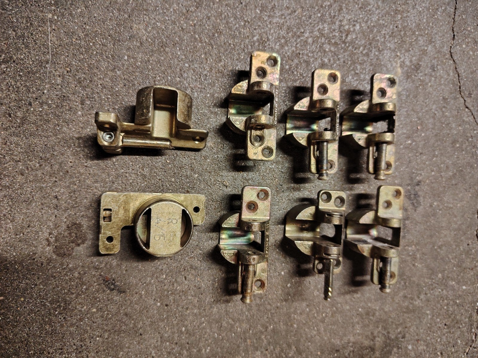 Quincaillerie fenêtres x8, Bricolage & Construction, Enlèvement ou Envoi