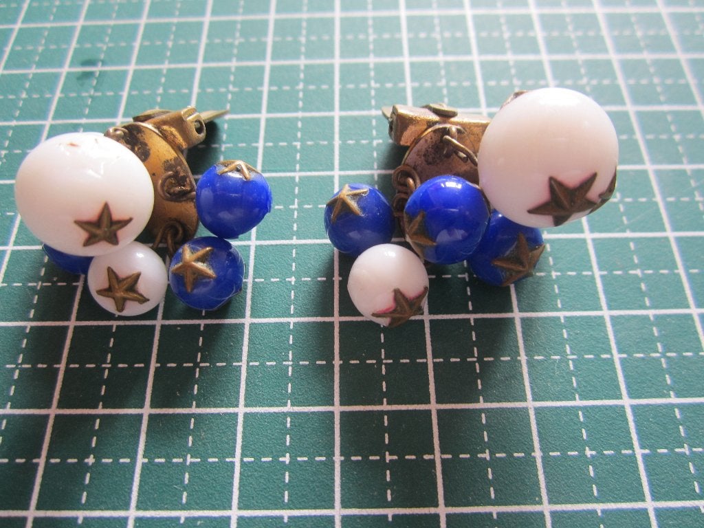 Boucles d'oreilles anciennes - bleues et blanches, Handtassen en Accessoires, Oorbellen, Ophalen of Verzenden, Blauw