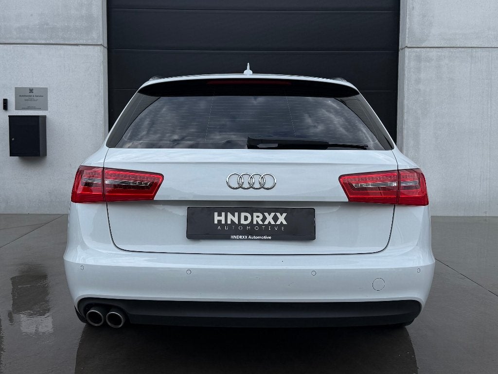 Audi A6 Avant 2.0 TDi ultra - 12M Garantie, Auto's, Euro 5, Zwart, Wit, Leder