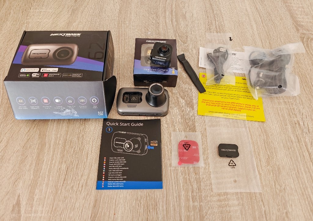 Mooie complete Nextbase 622GW dashcam set + rear view camera, Auto diversen, Ophalen of Verzenden, Zo goed als nieuw