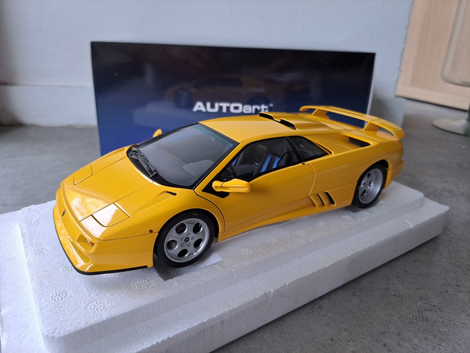 Lamborghini Diablo SE30 JOTA Superfly geel 1/18 Nieuw, Hobby en Vrije tijd, Ophalen of Verzenden, Nieuw, Auto, Autoart