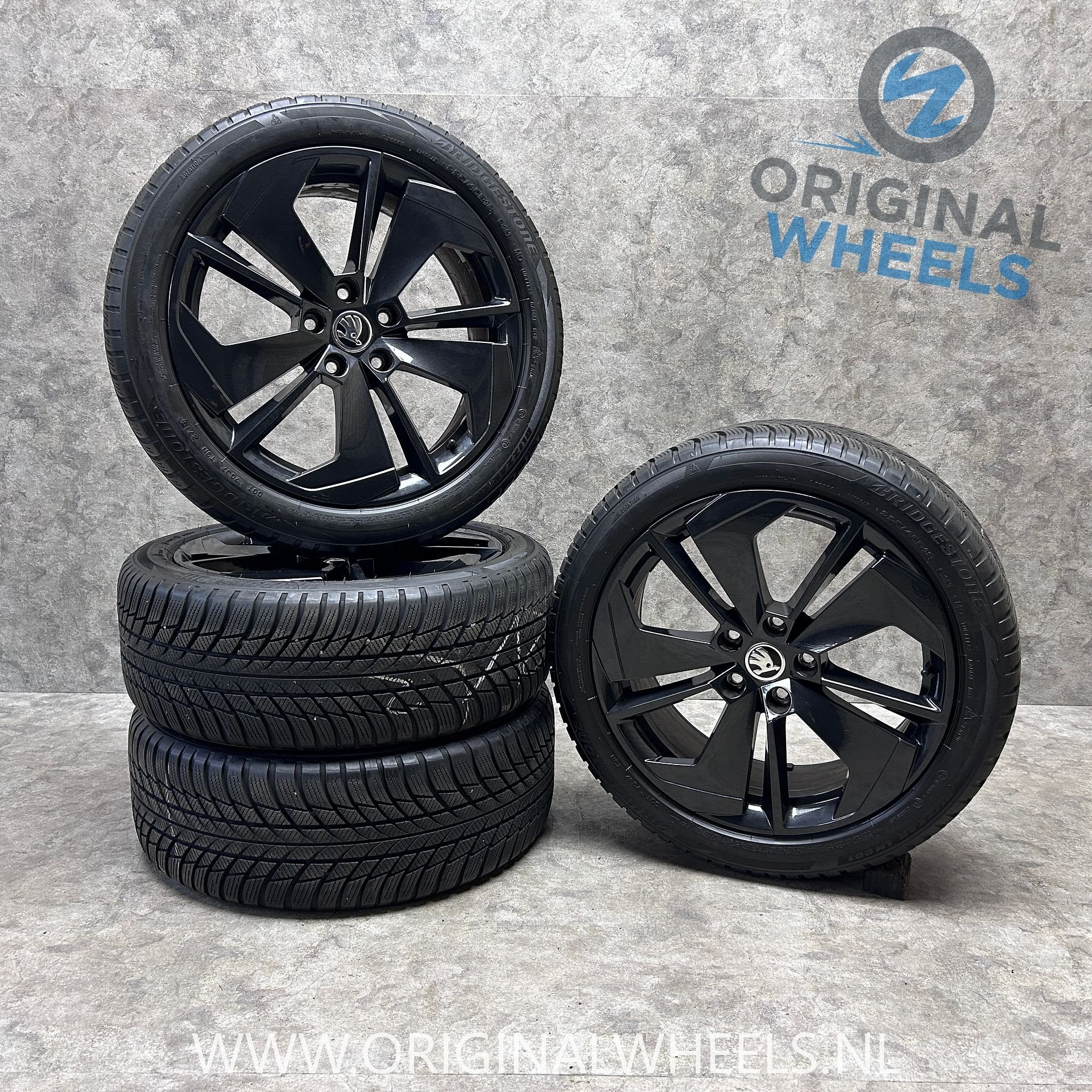 17  inch originele Rotare velgen + zomerbanden Skoda Octavia, -, -, Banden en Velgen, Nieuw