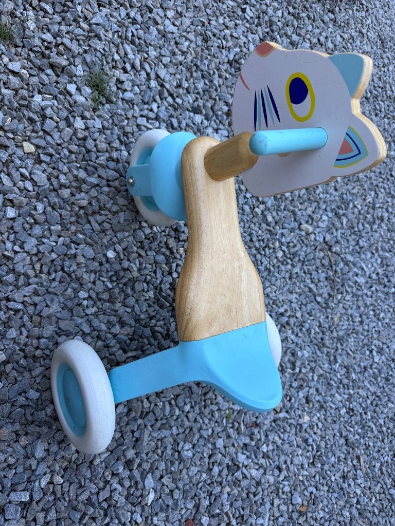 Tricycle Djeco bois - Chat bleu, Kinderen en Baby's, Speelgoed | Houten speelgoed, Ophalen, Gebruikt, Rij- of Hobbelspeelgoed