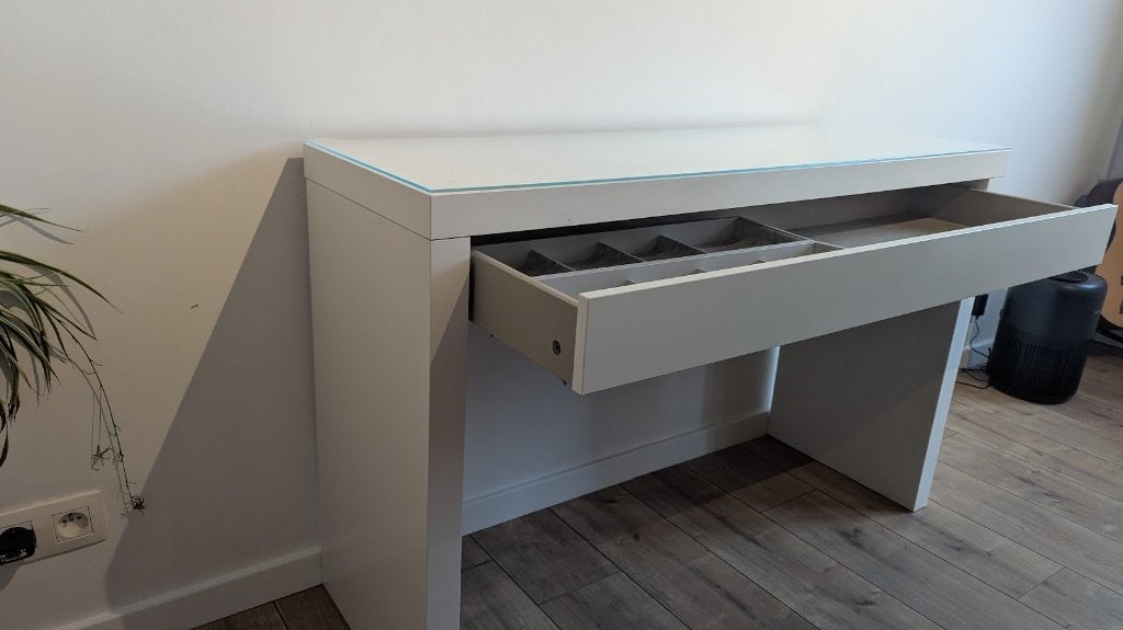 Malm make-up tafel / toilettafel 120x41cm, Ophalen, Zo goed als nieuw