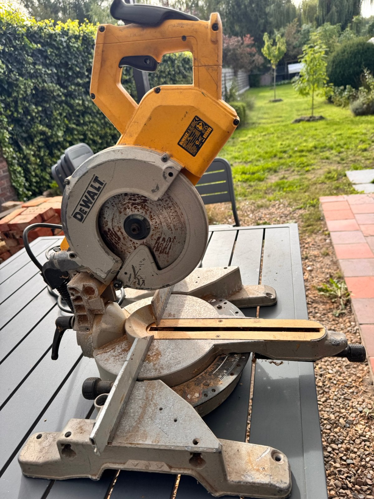 DeWalt afkortzaag, Ophalen, Gebruikt, Afkortzaag