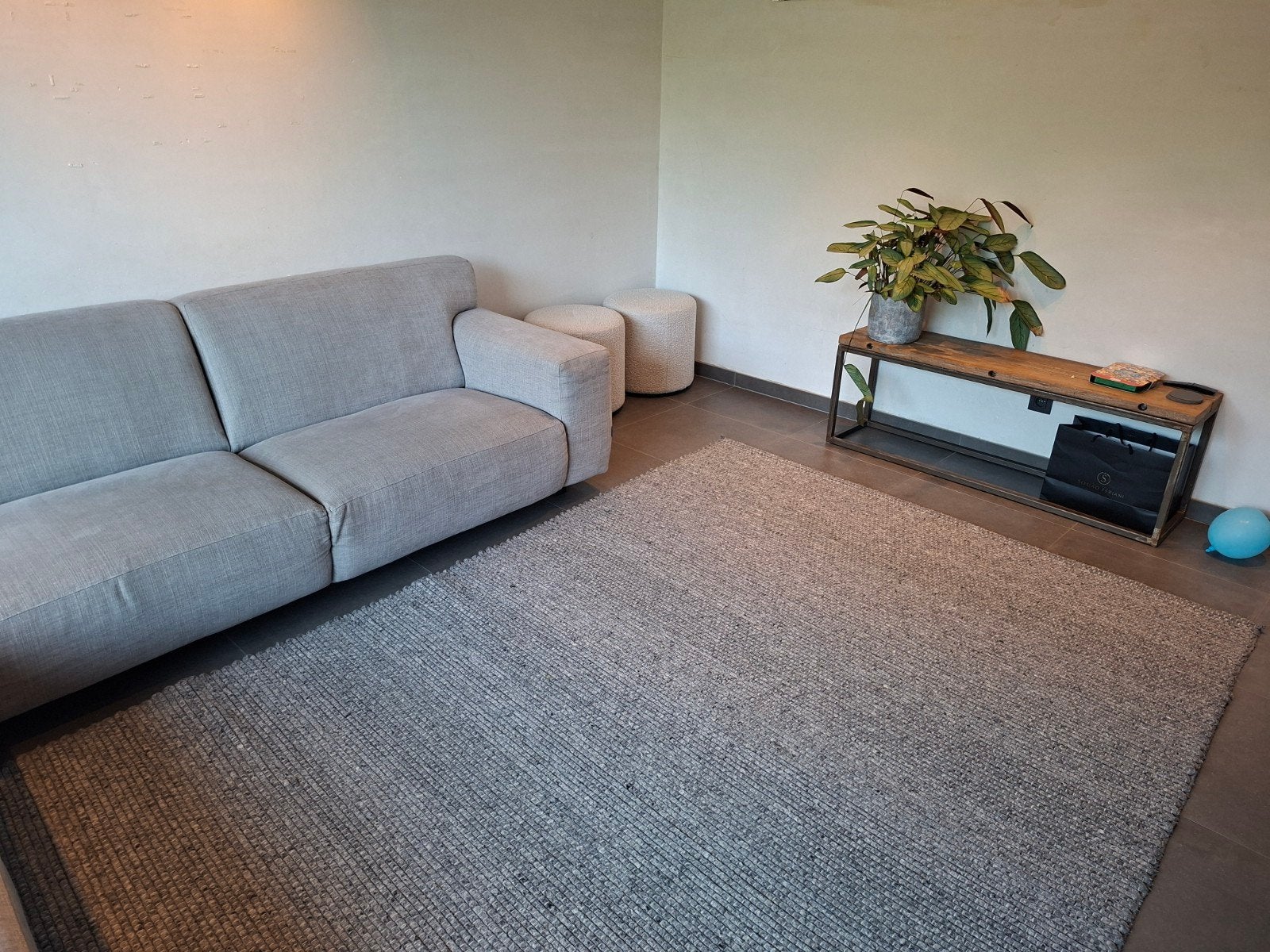 grijs tapijt (juntoo), Huis en Inrichting, Ophalen, Gebruikt, Grijs, Tapijt