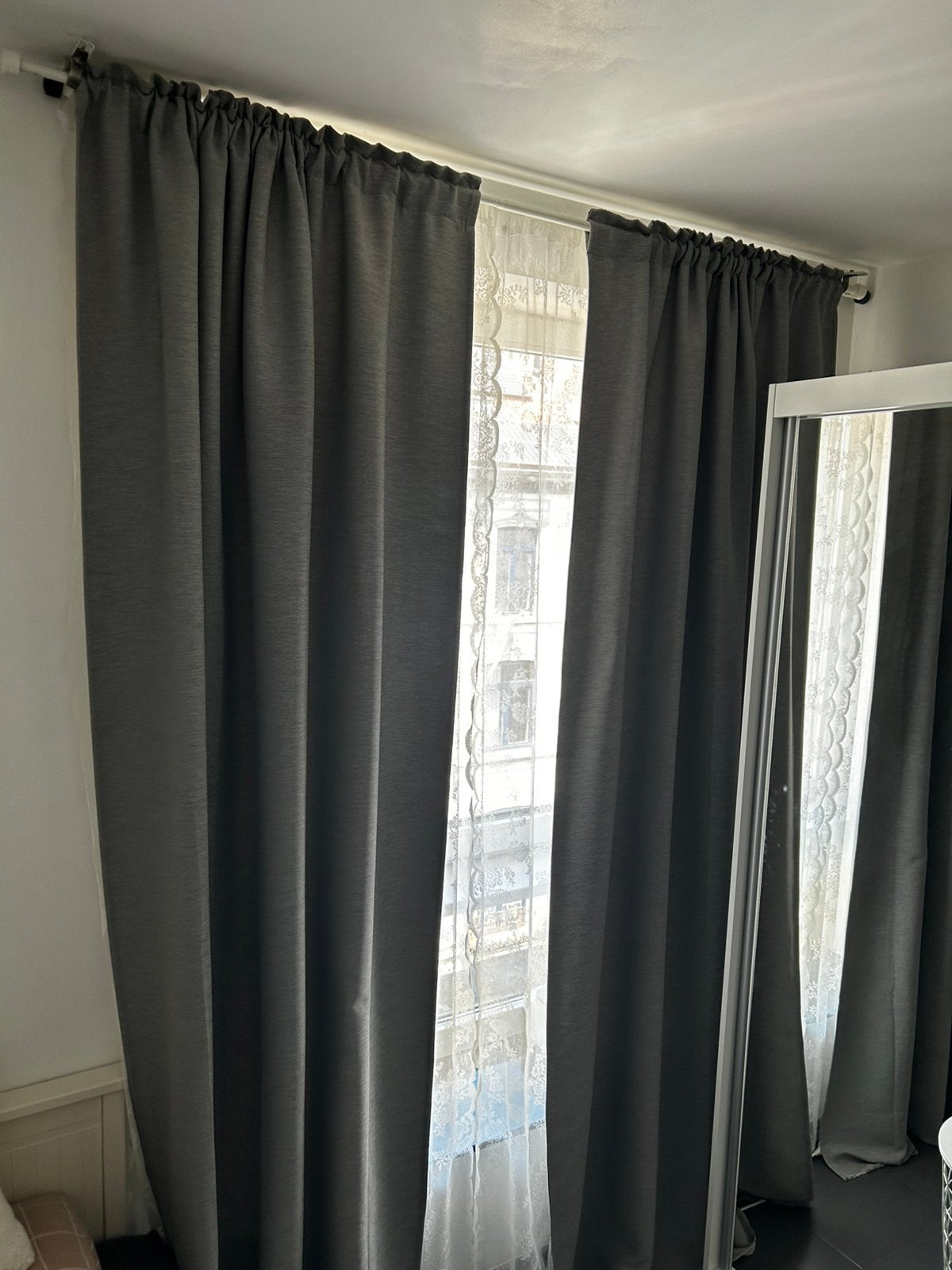 Long rideau gris clair ikea, Maison & Meubles, Gris, Comme neuf, Enlèvement, Rideau