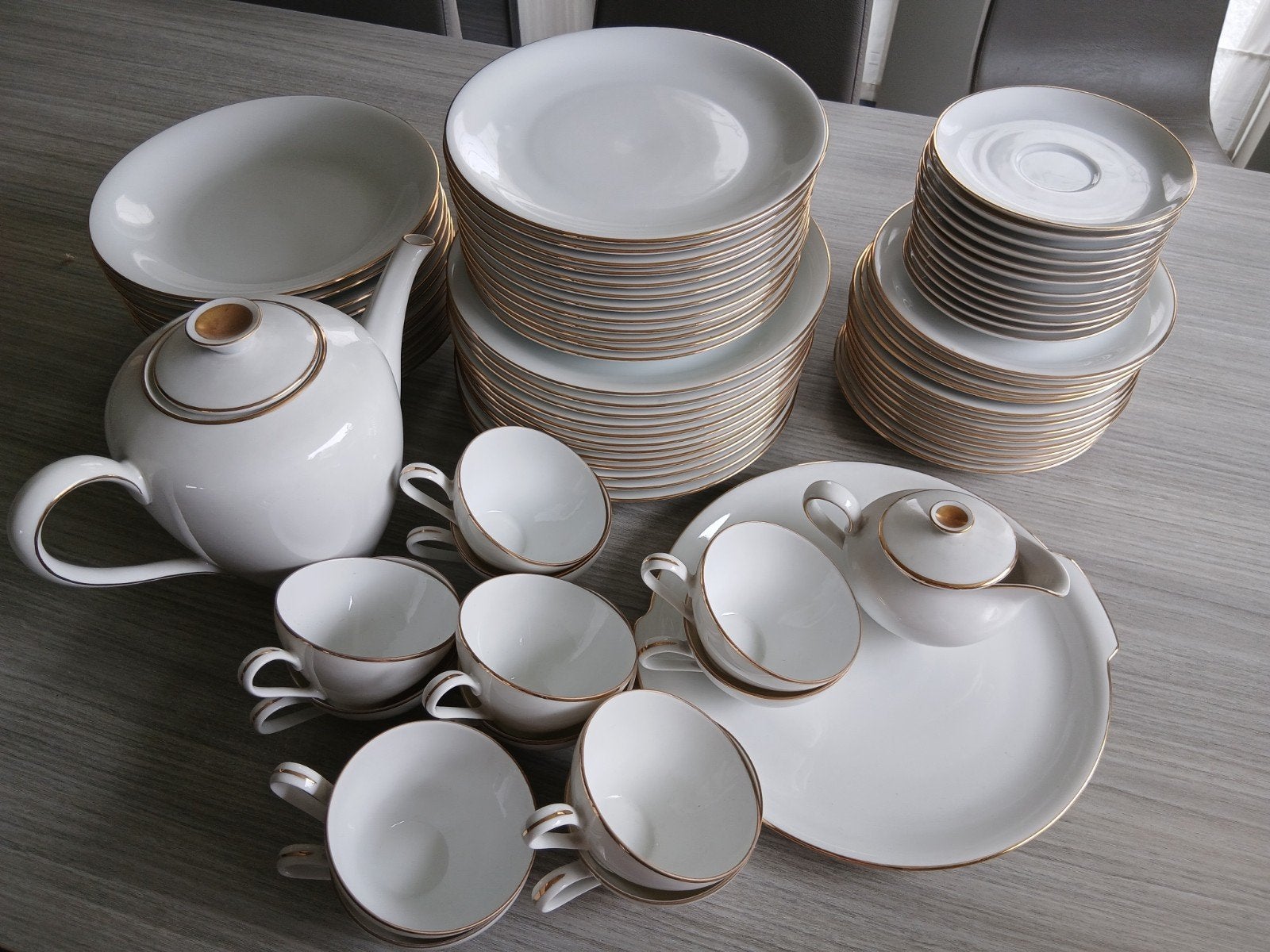 Wit servies met gouden rand compleet, Antiek en Kunst, Antiek | Servies compleet, Ophalen