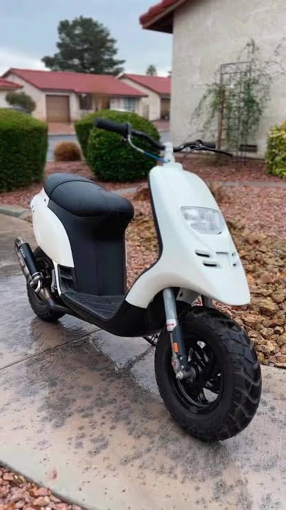 À LA RECHERCHE BOOSTER 70cc, Typhoon, Type 3 Zip, Piaggio, Zip, 70 cm³, Comme neuf, Classe B (45 km/h)