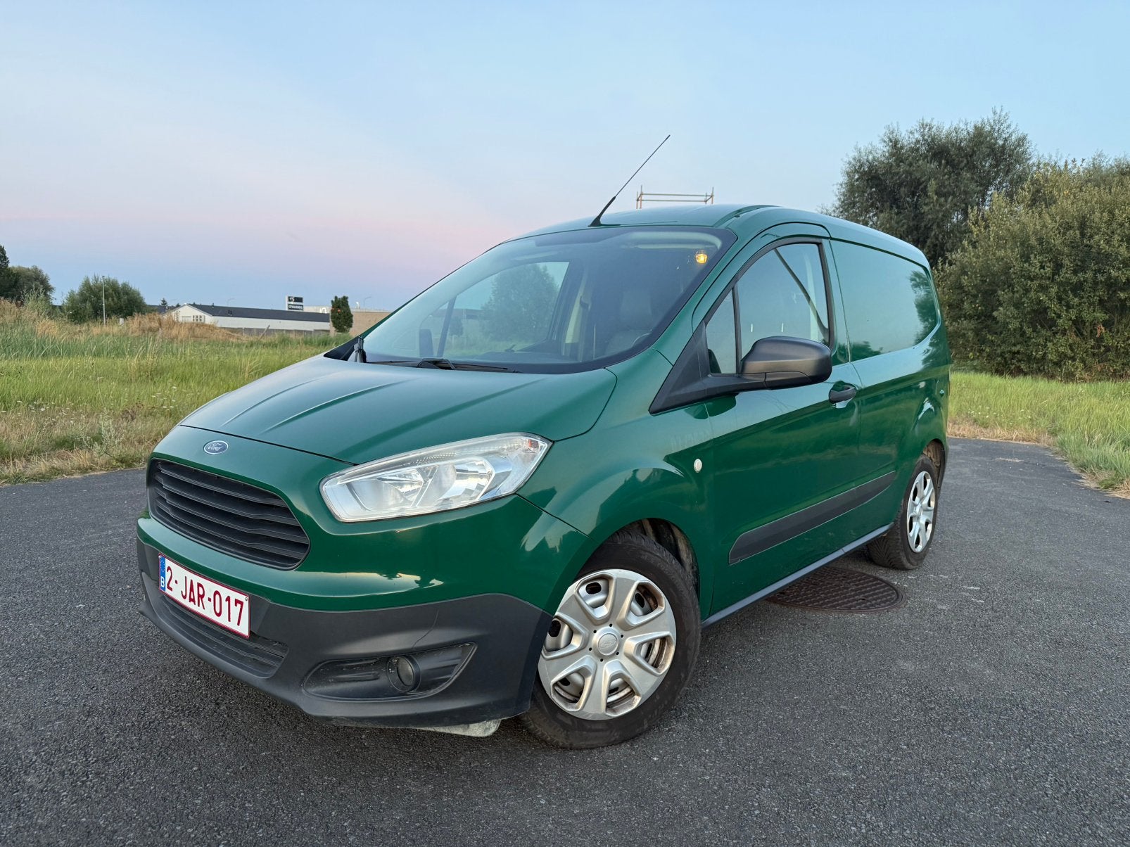 Ford transit courier bestelwagen, Auto's, Voorwielaandrijving, USB, 4 cilinders, 5 deurs