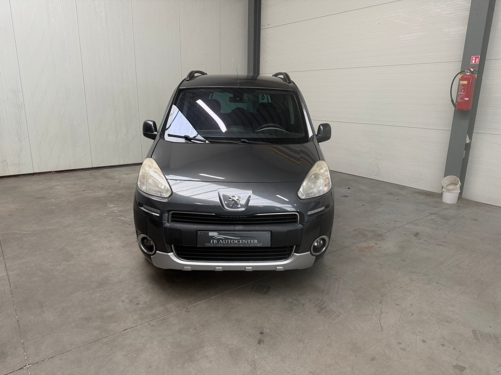 Peugeot Partner 1.6 HDi Diesel – 2014 – 213.000 km-EXPORT, Auto's, Voorwielaandrijving, Euro 5, Zwart, 4 cilinders