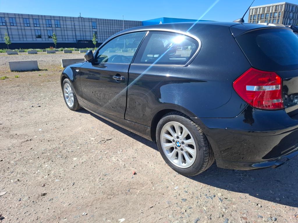 BMW SERIE 1 1.6 ESSENCE BOÎTE AUTOMATIQUE  TRES PROPRE, 90 kW, Euro 5, Achat, Entreprise