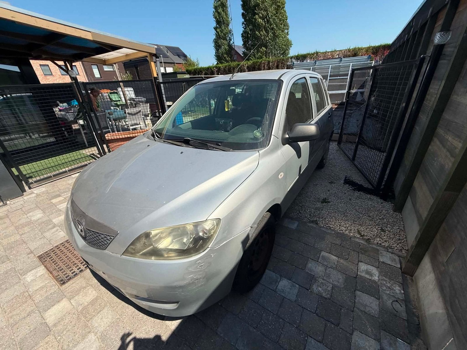 Mazda 2 NIET GEKEURD VOOR VERKOOP, Auto's, Mazda, Voorwielaandrijving, Zwart, 5 deurs, Particulier