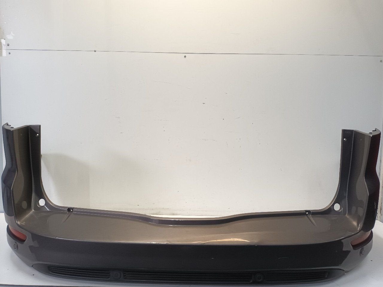 Bumper achter Ford Mondeo, Auto-onderdelen, Onderdelen@venauto.nl, Van der Ven Autorecycling B.V., Gebruikt, Ettenseweg 76, 4706 PB Roosendaal, The Netherlands