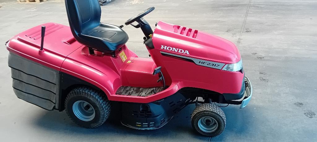 Honda HF 2317 Zitmaaier, Ophalen, Opvangbak