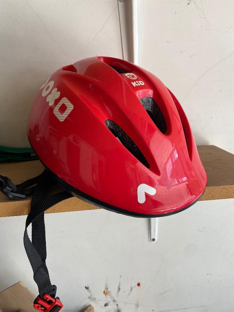 Kinder helm Fiets, Fietsen en Brommers, Fietsen | Kinderfietsjes, Ophalen, Gebruikt, Minder dan 16 inch, Btwin