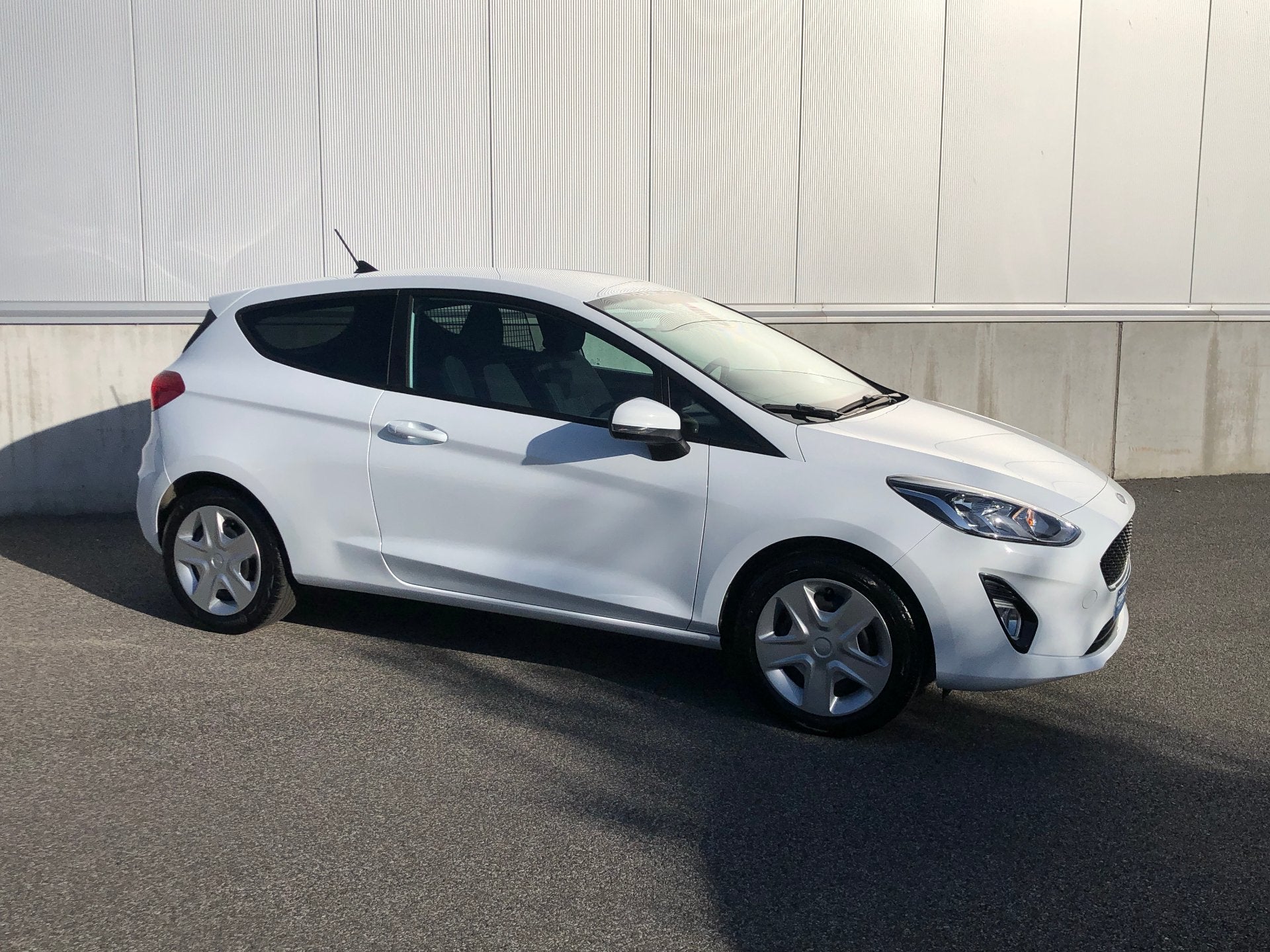 Ford Fiesta Van Trend 1.1 (bj 2020), Auto's, Stof, Euro 6, Wit, Handgeschakeld