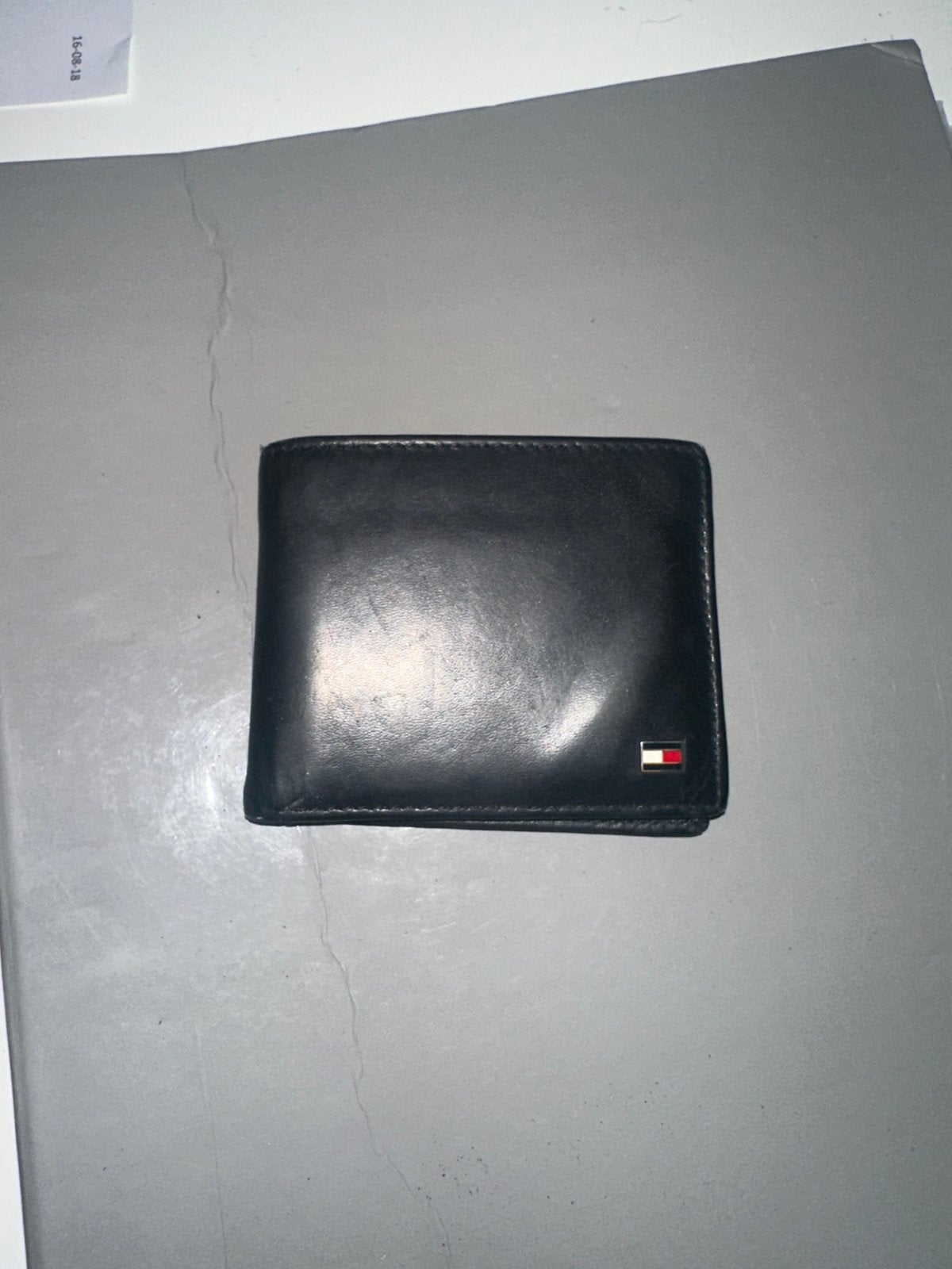 Porte feuille tommy hilfiger AVEC FACTURE zalando, Bricolage & Construction, Panneaux solaires & Accessoires, Enlèvement, Comme neuf