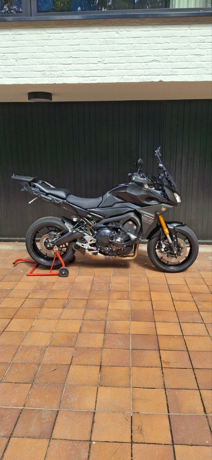 2017 Yamaha MT-09 Tracer 900 met opties en toebehoren, Motos, Motos | Yamaha, Occasion, Plus de 35 kW, Particulier, 3 cylindres