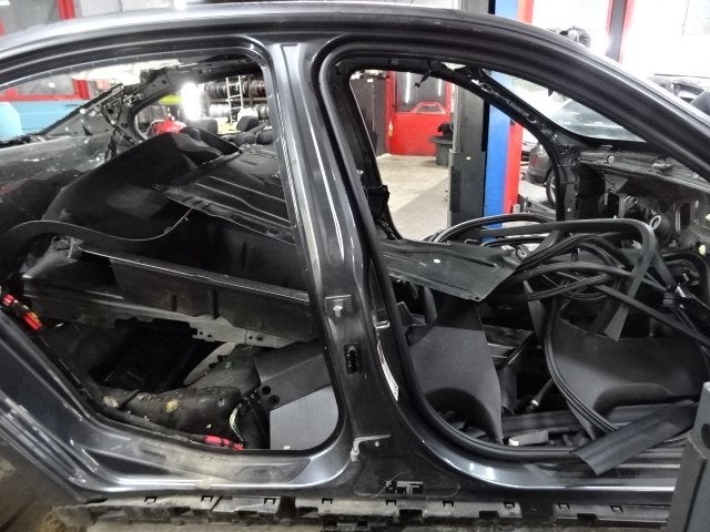 DIVERS MONTANT PORTE C D BMW 3 serie (F30) (01-2011/10-2018), Utilisé, BMW, Petuelring 130
80809  München, DE, Bayerische Motoren Werke AG