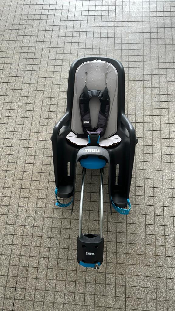Thule fietsstoel, Fietsen en Brommers, Fietsaccessoires | Fietsstoeltjes, Achterzitje, Ophalen, 15 t/m 25 kg, Gebruikt