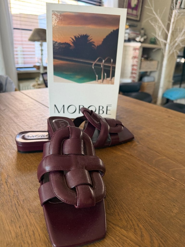 MOROBE sandaal maat 42 bordeaux, Autres couleurs, Comme neuf, Enlèvement, Morobé