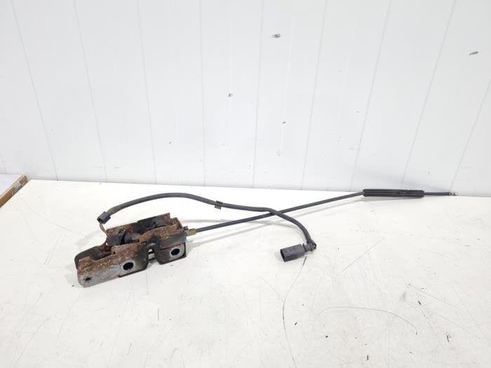 Mécanique de verrouillage capot d'un Volkswagen Golf, Volkswagen, -, 3 mois de garantie, Utilisé