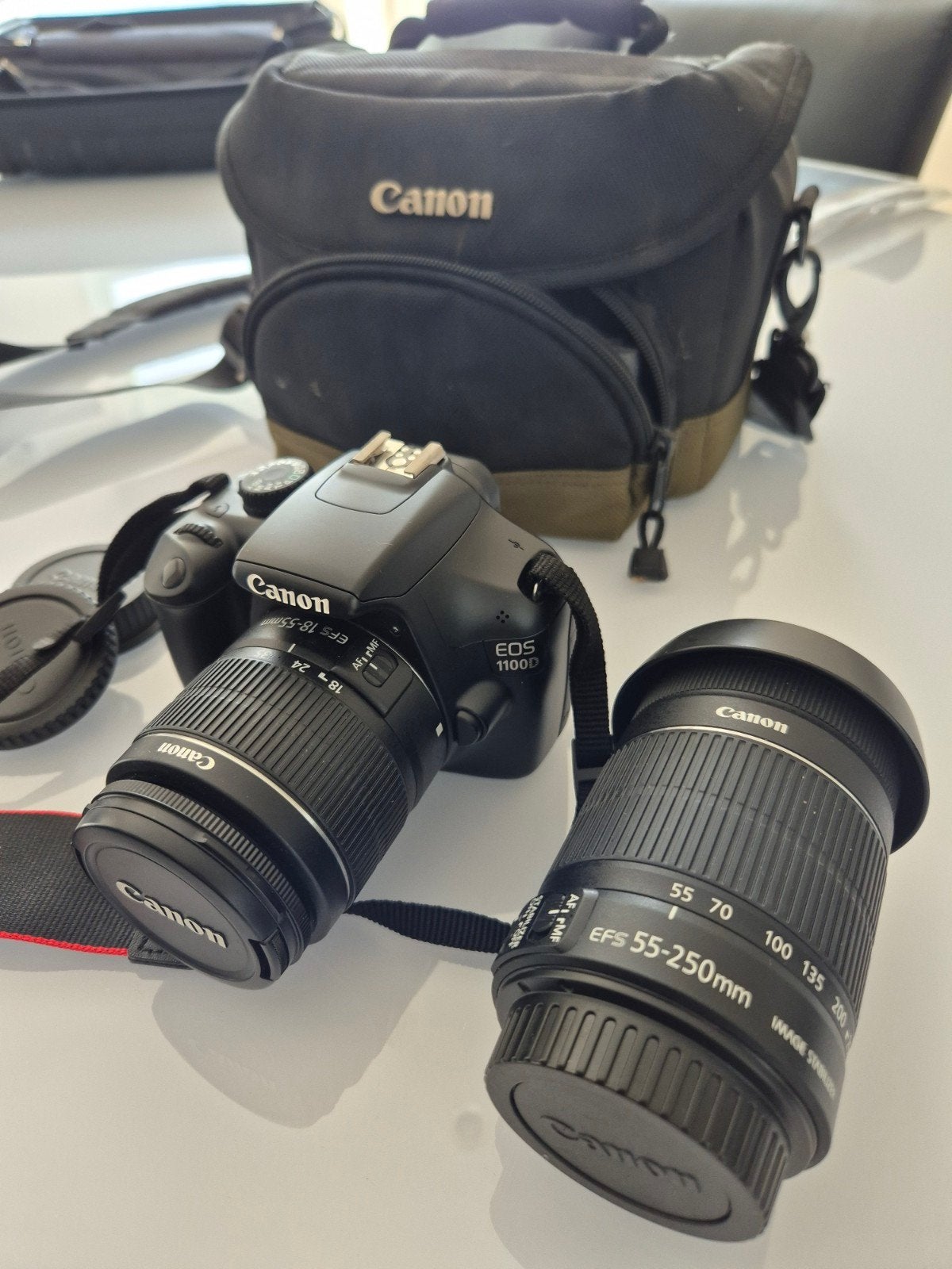 Canon EOS 1100D + 2 lenzen + Canon draagtas – Compleet pakke, TV, Hi-fi & Vidéo, Enlèvement, Comme neuf, Reflex miroir, Canon