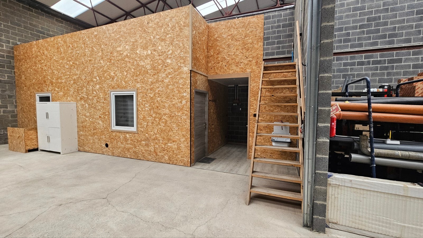 a louer hangar a houdeng aimerie rue du stokou