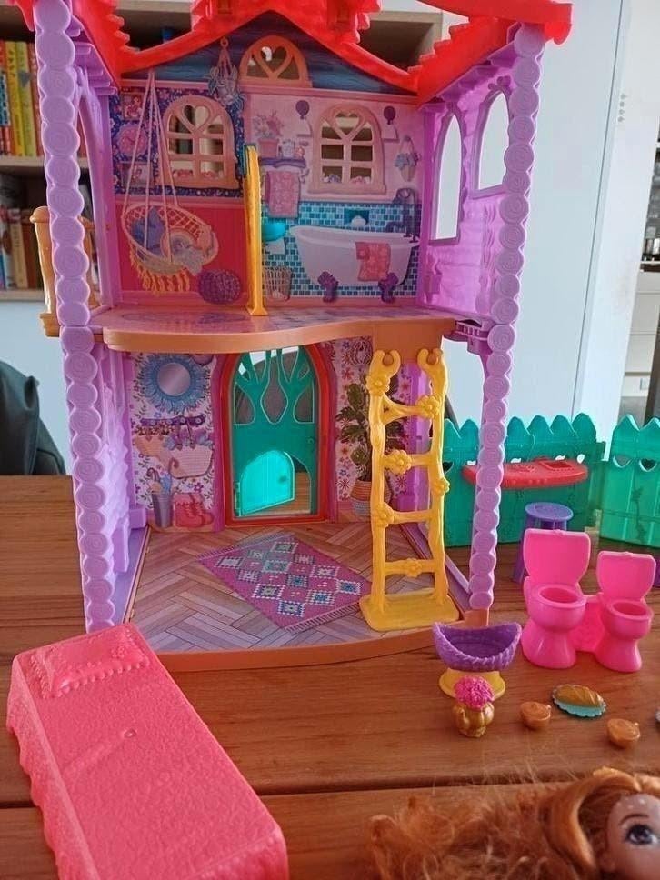 Poppenhuis Enchantimals met 7 poppen en diertjes, Enfants & Bébés, Jouets | Maisons de poupées, Comme neuf, Maison de poupées