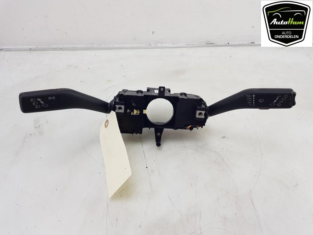 COMBINE COMMODO Volkswagen Up! (121) (01-2011/11-2023), Utilisé, Volkswagen