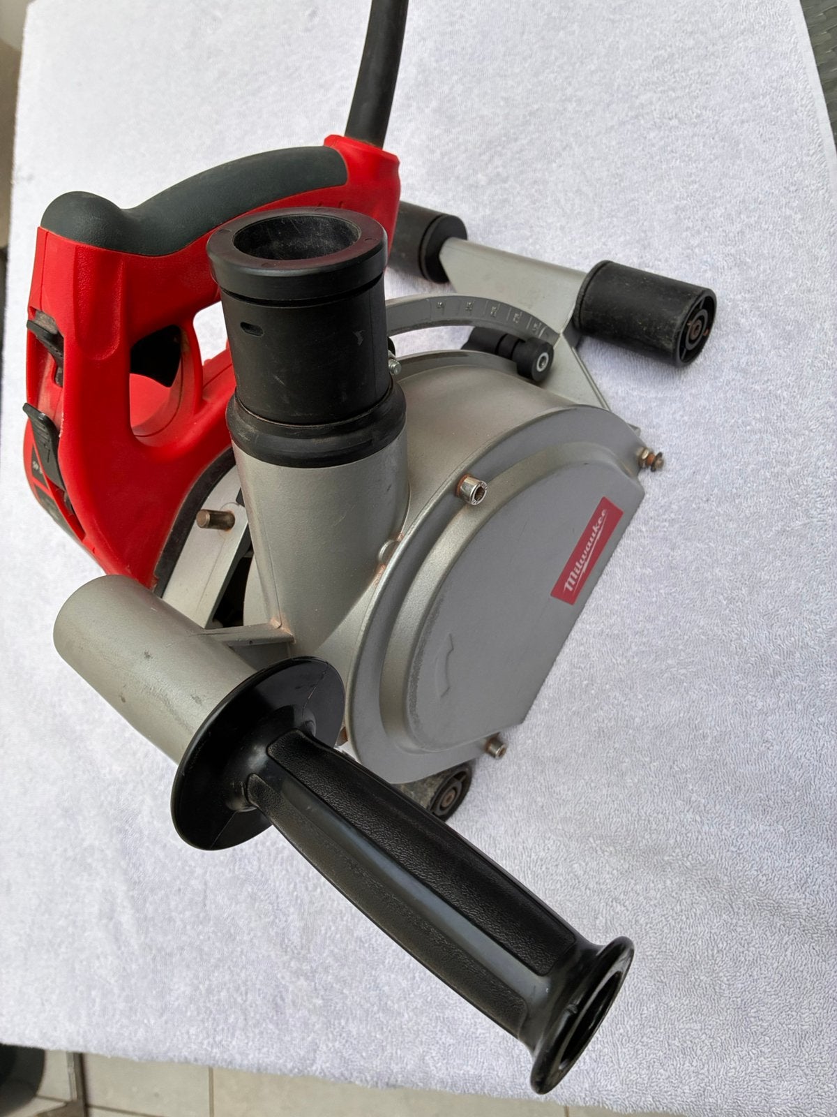 Milwaukee muurgroeffrees M12LH / M22x1 LH, Ophalen, Zo goed als nieuw