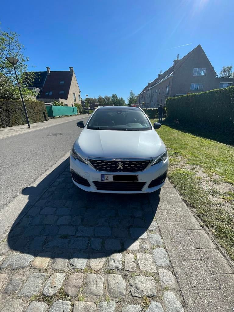 Peugeot 308 GT Line Benzine  1.2 l Bouwjaar 2018 automaat, Automaat, Wit, Leder, Break