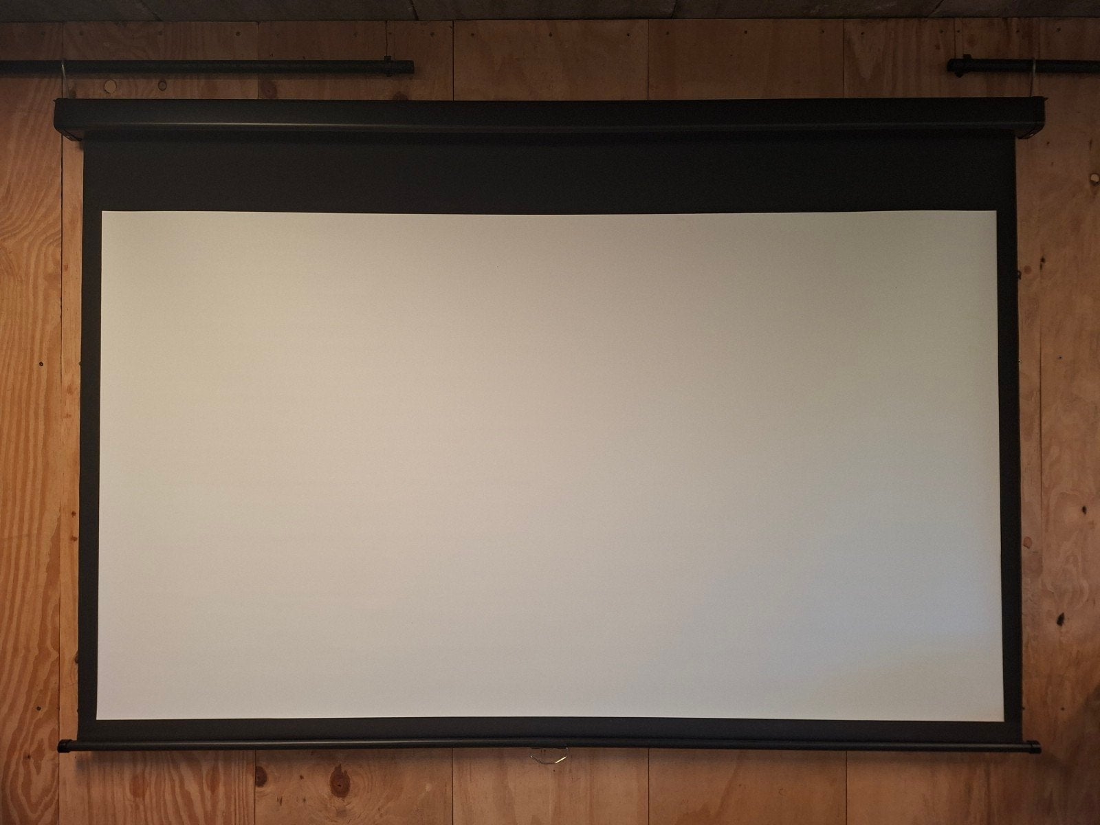 Manueel projectiescherm 92" NIEUW, Ophalen, Handmatig, Nieuw