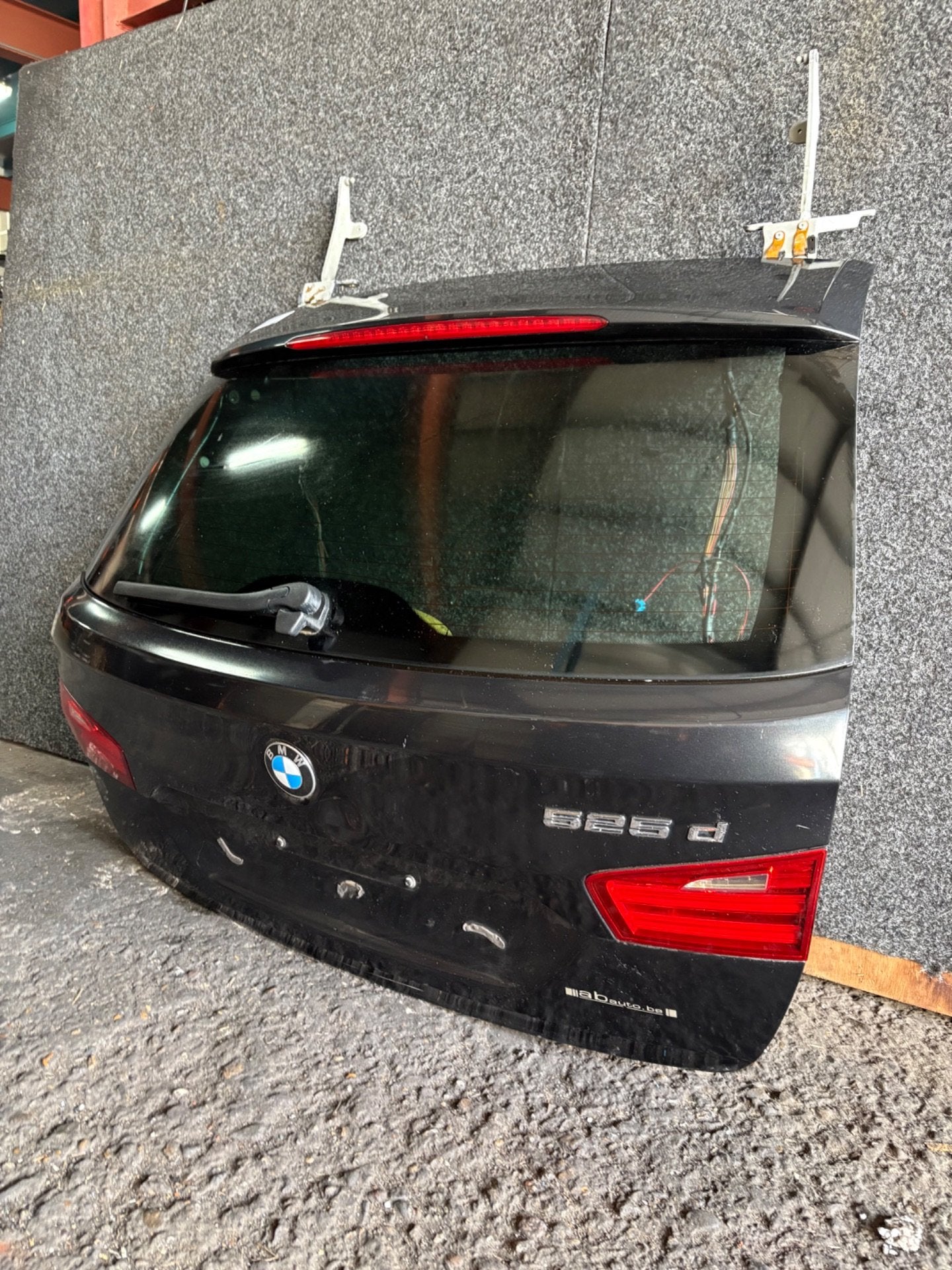 Hayon de la BMW S rie 5 F11 (2016), Petuelring 130
80788  Munich, DE, Info@bmw.de, Utilisé, Porte